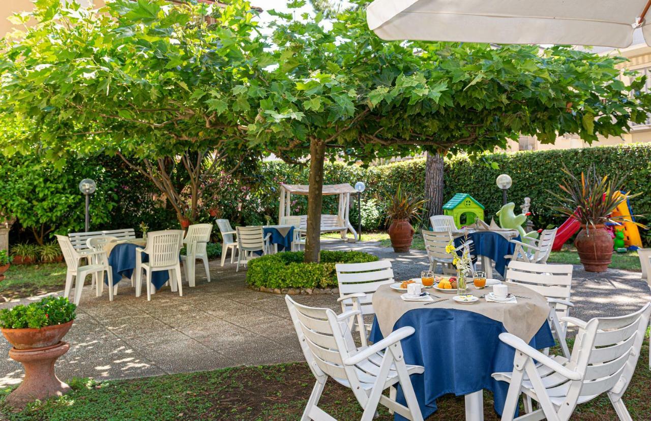 Hotel Perla Del Mare Lido di Camaiore Exterior photo